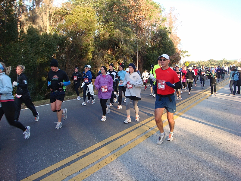 Florida [2010 Jan] 069.JPG - Scenes from the Disney World Marathon